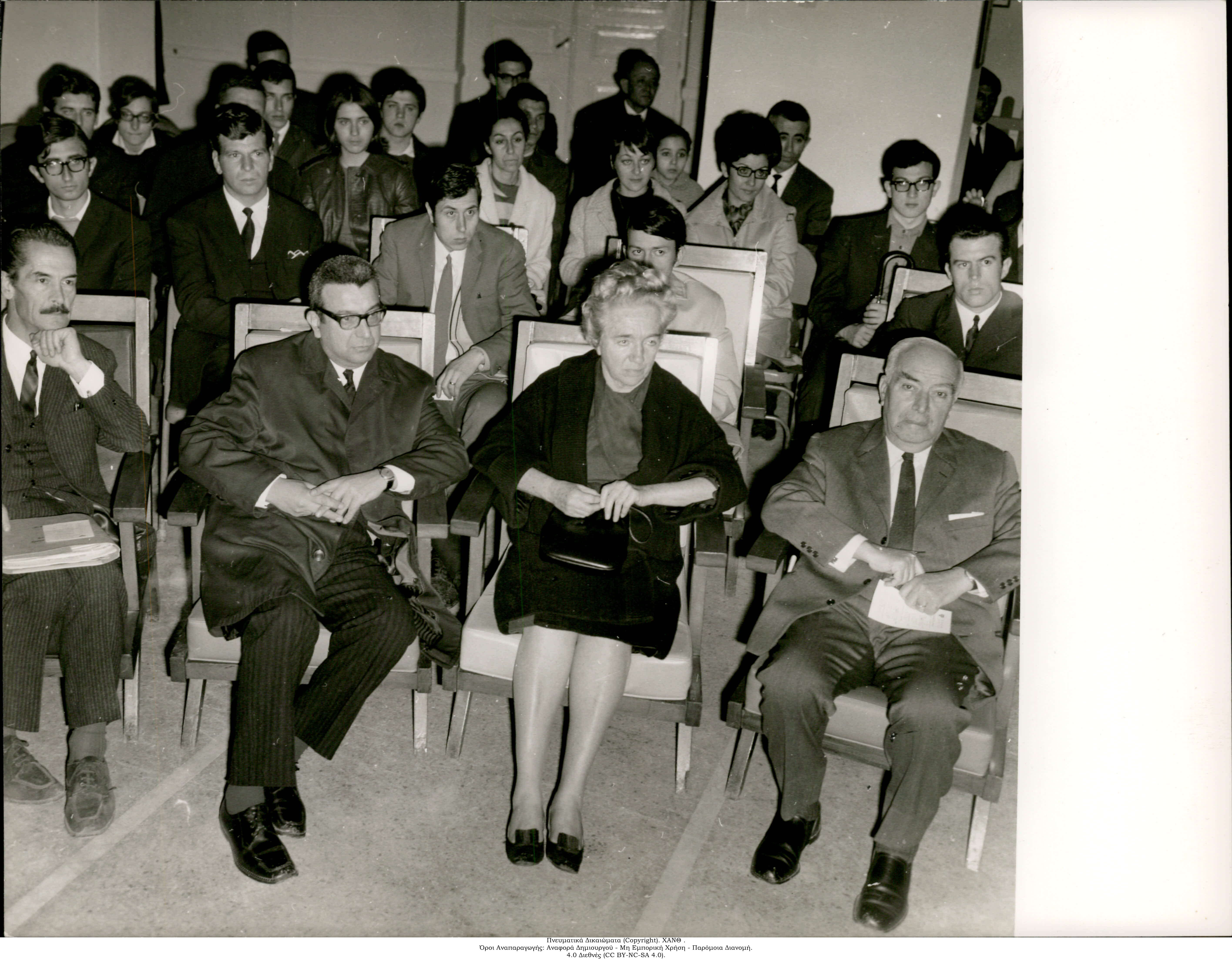 Τα Τρία Μέλη της Επιτροπής του Λογοτεχνικού Διαγωνισμού στη ΧΑΝΘ: Ο Δοκιμιιογράφος Βασίλης Φράγκος, η Ποιήτρια Ζωή Καρέλλη και ο Πεζογράφος Γιώργος Δέλλιος, ενώ δίπλα τους κάθεται ο Δημήτρης Τσικίνας